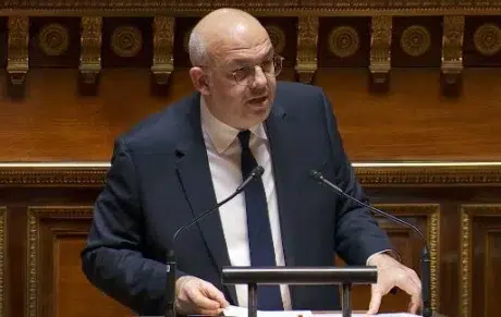 Revente de billets : « Le droit actuel n’est guère satisfaisant » (Cédric Chevalier, sénateur)