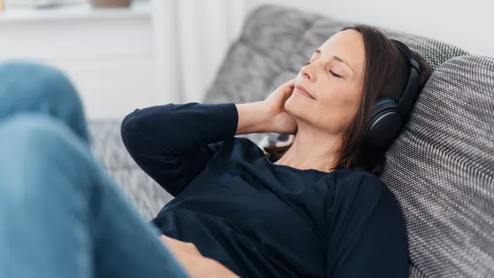 De Spotify à Deezer, les géants du streaming audio lorgnent les plus de 50 ans
